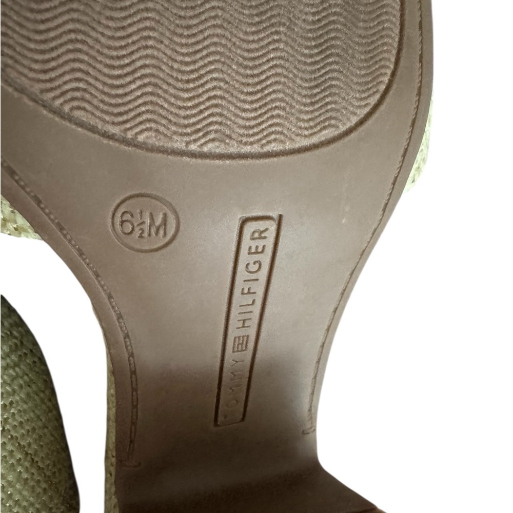Tommy Hilfiger by Bandolino Green Mules with Decorative Medallion - Picture 3 of 3